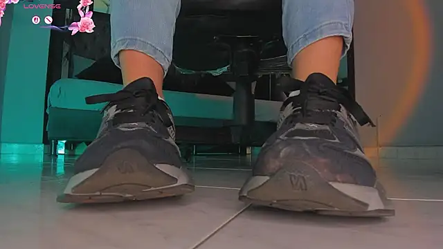 charlotte  grey online show from 02-12-26, 08:08