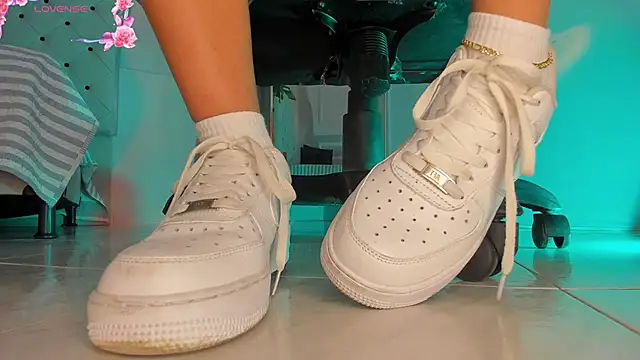 charlotte  grey online show from 01-31-26, 07:45