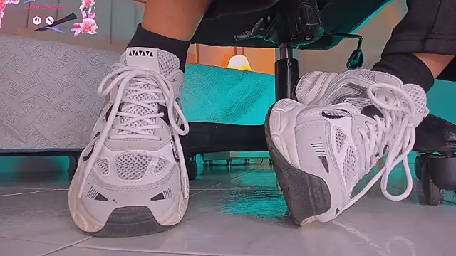 charlotte  grey online show from 02-16-26, 08:18