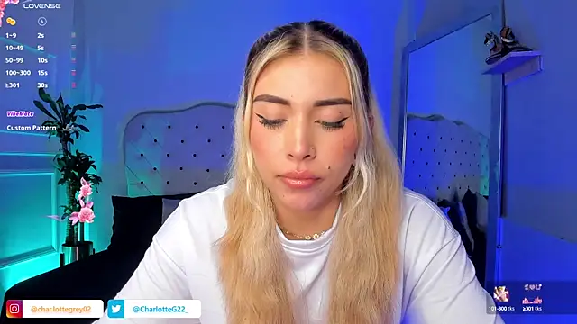Snapshot of charlotte__grey chatting on 03-04-25, 11:22 charlotte grey online show from 03-04-25, 11:22