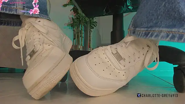 charlotte  grey online show from 02-11-26, 07:58