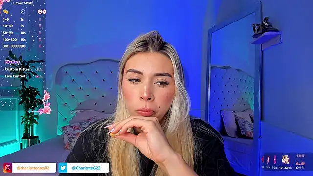 Snapshot of charlotte__grey chatting on 03-07-25, 07:49 charlotte grey online show from 03-07-25, 07:49
