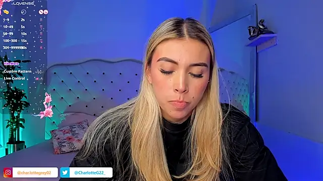Snapshot of charlotte__grey chatting on 03-07-25, 10:54 charlotte grey online show from 03-07-25, 10:54