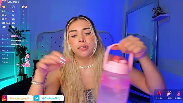 Snapshot of charlotte__grey chatting on 03-04-25, 08:16 charlotte grey online show from 03-04-25, 08:16
