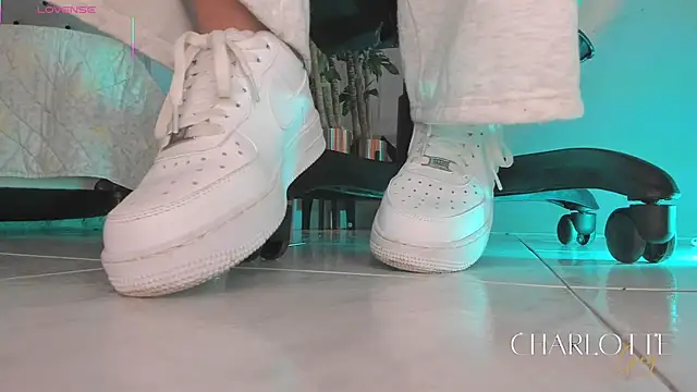 charlotte  grey online show from 01-13-26, 08:02