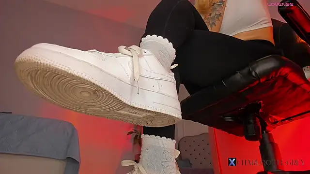 charlotte  grey online show from 04-11-26, 08:23