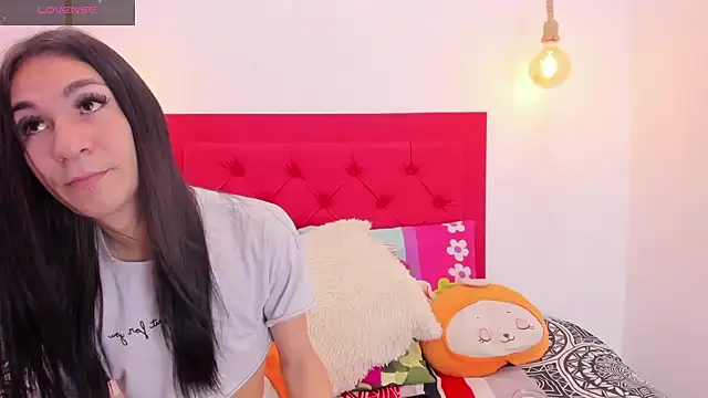 Snapshot of Mia_thompson_19 chatting on 02-22-25, 08:09 Mia thompson 19 online show from 02-22-25, 08:09