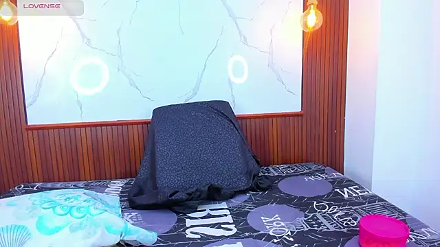 Mia thompson 19 online show from 03-24-26, 07:03