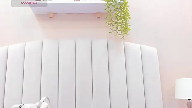 Mia thompson 19 online show from 02-11-26, 07:36