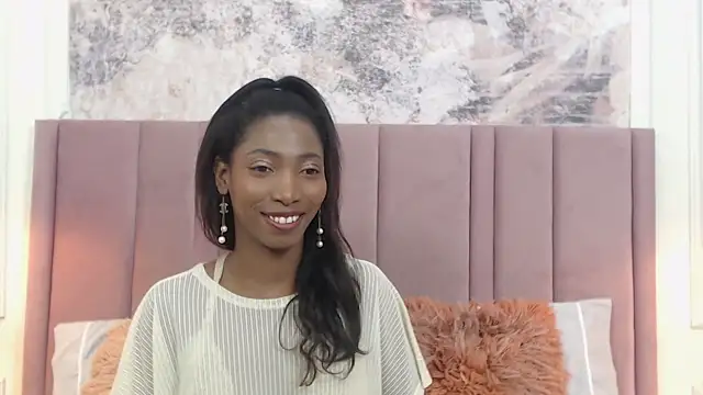 Snapshot of SabrinaDevill chatting on 03-20-25, 01:04 SabrinaDevill online show from 03-20-25, 01:04