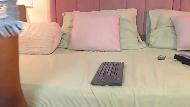 Snapshot of SabrinaDevill chatting on 06-03-26, 02:33 SabrinaDevill online show from 06-03-26, 02:33
