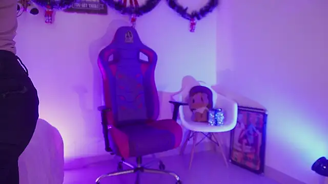 madelyn rose  online show from 12-14-25, 01:28