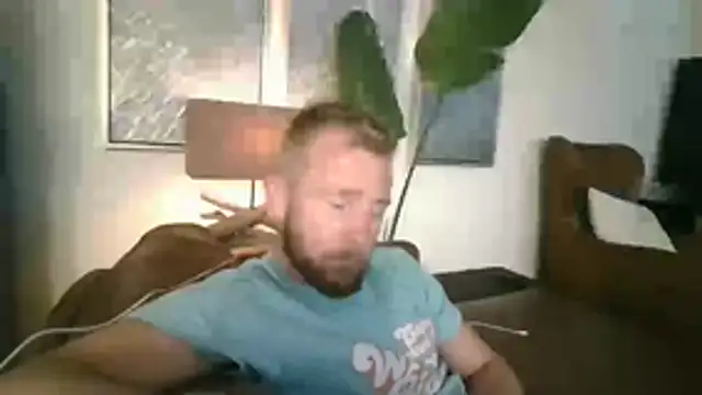 Snapshot of W1LBURN chatting on 06-10-26, 11:28 W1LBURN online show from 06-10-26, 11:28