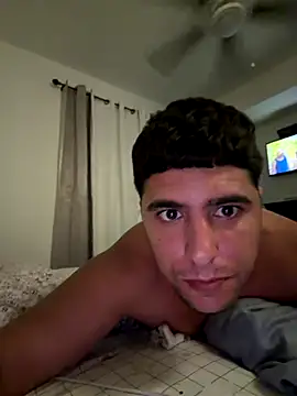 Snapshot of elwhite1996 chatting on 10-28-25, 06:23 elwhite1996 online show from 10-28-25, 06:23