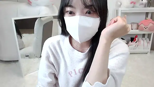 momo room online show from 04-05-26, 10:33