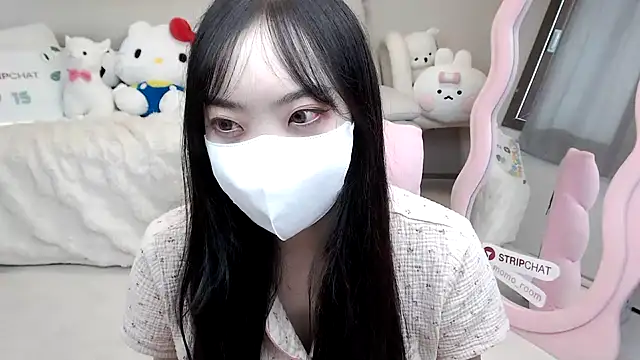 momo room online show from 09-15-25, 06:36