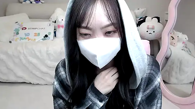 momo room online show from 10-25-25, 02:07