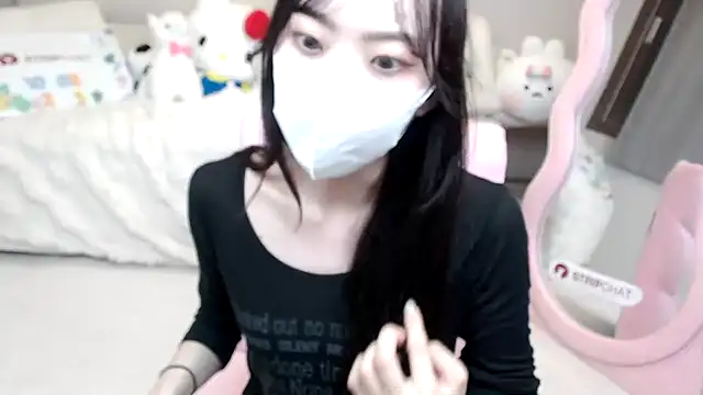 momo room online show from 10-02-25, 11:02