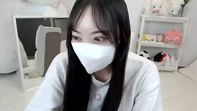 Snapshot of momo_room chatting on 05-03-26, 11:15 momo room online show from 05-03-26, 11:15
