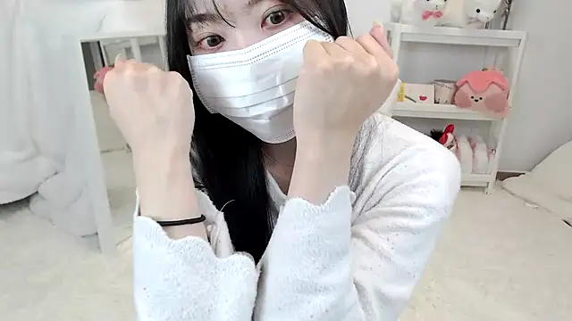 Snapshot of momo_room chatting on 04-19-26, 12:17 momo room online show from 04-19-26, 12:17
