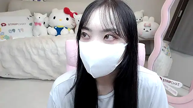 momo room online show from 09-19-25, 11:36