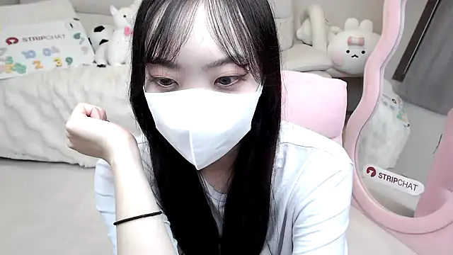 momo room online show from 10-04-25, 06:37