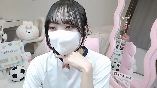 momo room online show from 03-02-25, 10:37