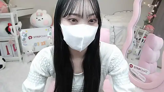 momo room online show from 03-22-25, 10:28