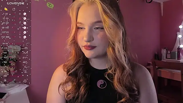 CarolineLovers online show from 11-25-25, 07:47