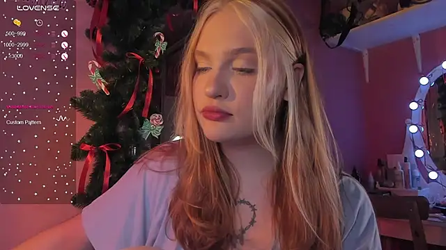 CarolineLovers online show from 12-17-25, 08:58