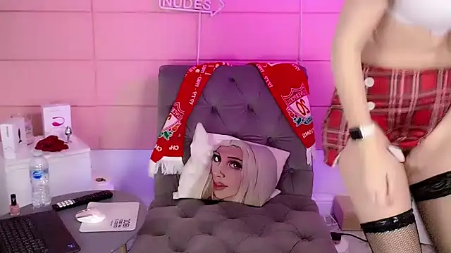 nurse-barbie online show from 11-26-25, 08:42