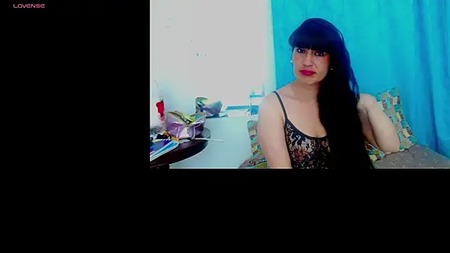 Snapshot of cristina_connor chatting on 10-27-25, 01:28 cristina connor online show from 10-27-25, 01:28