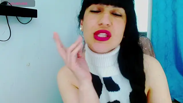 Snapshot of cristina_connor chatting on 09-22-25, 01:33 cristina connor online show from 09-22-25, 01:33