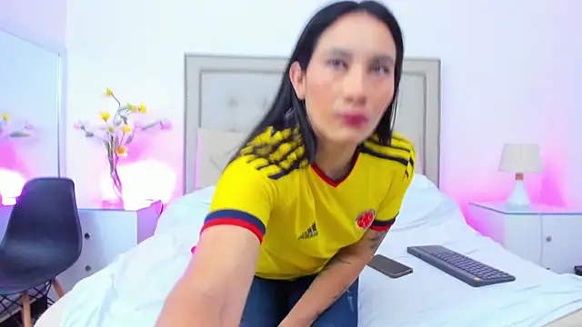 Snapshot of Cataleyalove_ADY chatting on 06-07-26, 01:27 Cataleyalove ADY online show from 06-07-26, 01:27