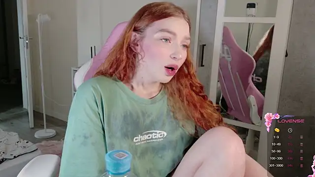 cinnabon girls online show from 12-18-25, 02:38