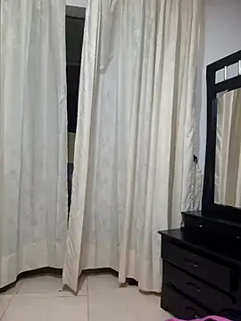 Snapshot of viollett_28 chatting on 02-26-25, 12:52 viollett 28 online show from 02-26-25, 12:52