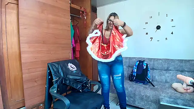 Majo Soussa online show from 12-13-25, 08:04