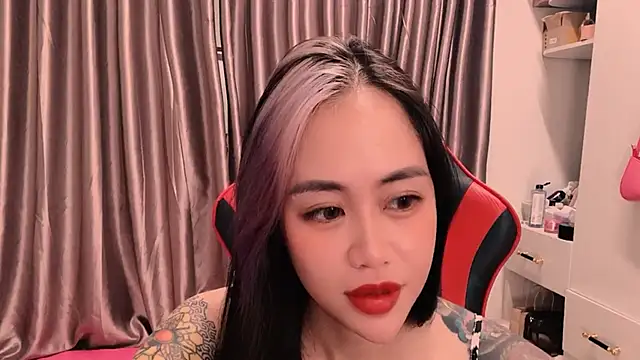 Snapshot of witch-39 chatting on 02-13-26, 02:50 witch-39 online show from 02-13-26, 02:50