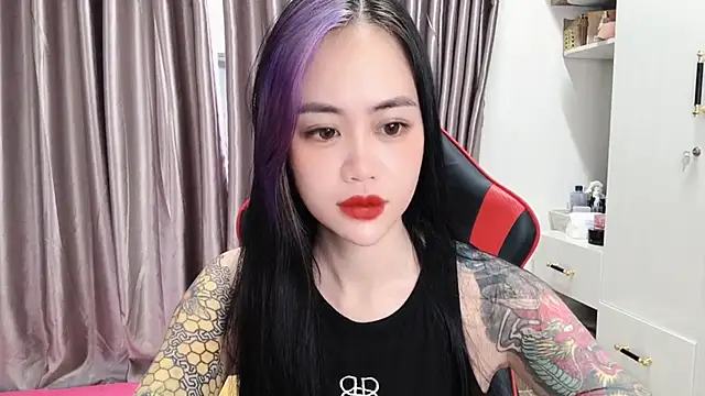 Snapshot of witch-39 chatting on 02-06-26, 01:12 witch-39 online show from 02-06-26, 01:12