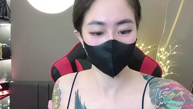 Snapshot of witch-39 chatting on 12-20-24, 06:19 witch-39 online show from 12-20-24, 06:19