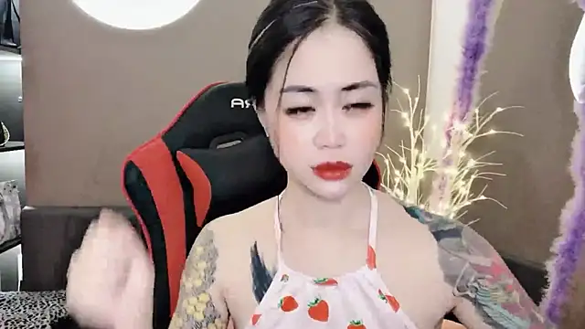 Snapshot of witch-39 chatting on 01-04-25, 06:41 witch-39 online show from 01-04-25, 06:41