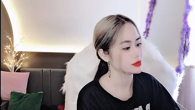 Snapshot of witch-39 chatting on 02-27-25, 08:24 witch-39 online show from 02-27-25, 08:24