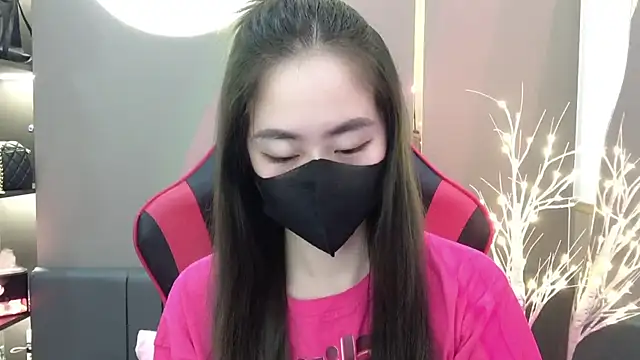 Snapshot of witch-39 chatting on 12-20-24, 01:58 witch-39 online show from 12-20-24, 01:58