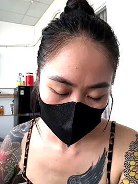 Snapshot of witch-39 chatting on 09-29-25, 05:47 witch-39 online show from 09-29-25, 05:47