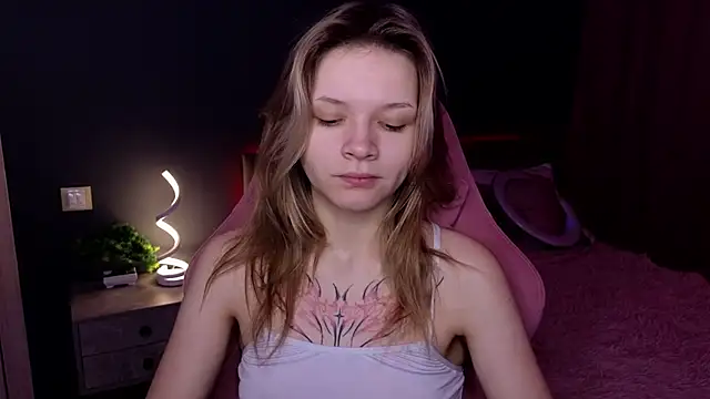 Snapshot of LitaBrom chatting on 02-07-25, 01:04 LitaBrom online show from 02-07-25, 01:04
