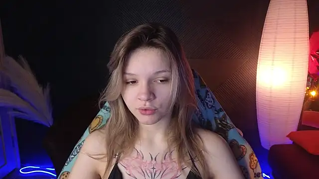 Snapshot of LitaBrom chatting on 03-09-25, 01:14 LitaBrom online show from 03-09-25, 01:14