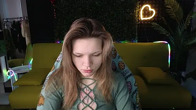 Snapshot of LitaBrom chatting on 03-13-25, 01:43 LitaBrom online show from 03-13-25, 01:43