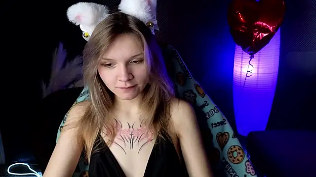 Snapshot of LitaBrom chatting on 03-05-25, 04:13 LitaBrom online show from 03-05-25, 04:13