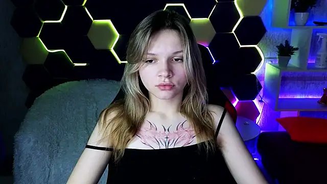 Snapshot of LitaBrom chatting on 02-02-25, 11:18 LitaBrom online show from 02-02-25, 11:18