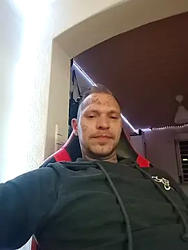 Snapshot of chillaandy chatting on 10-23-25, 05:44 chillaandy online show from 10-23-25, 05:44